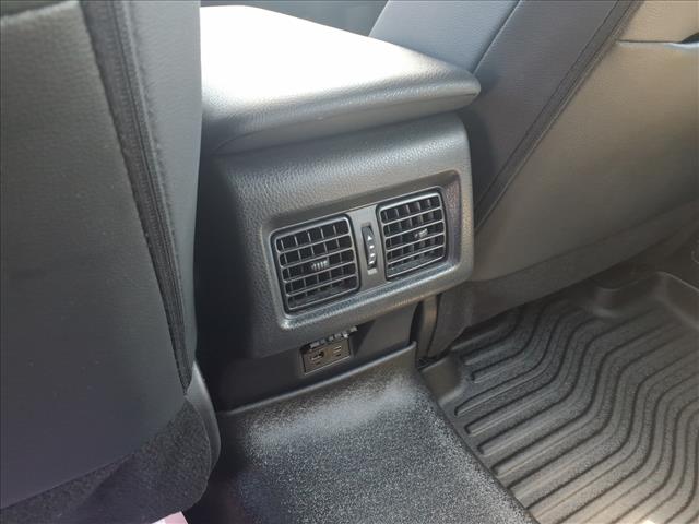 2025 Toyota Camry SE:1302U