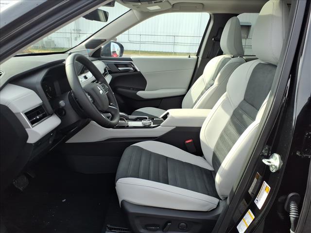 2025 Mitsubishi Outlander SE:2195M