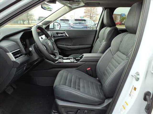 2025 Mitsubishi Outlander SE:2181M