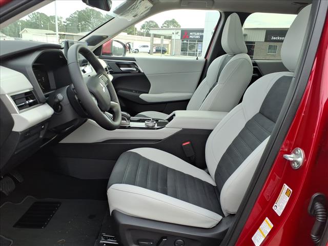 2025 Mitsubishi Outlander SE:2189M