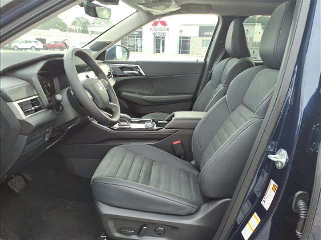 2025 Mitsubishi Outlander SE:2183M