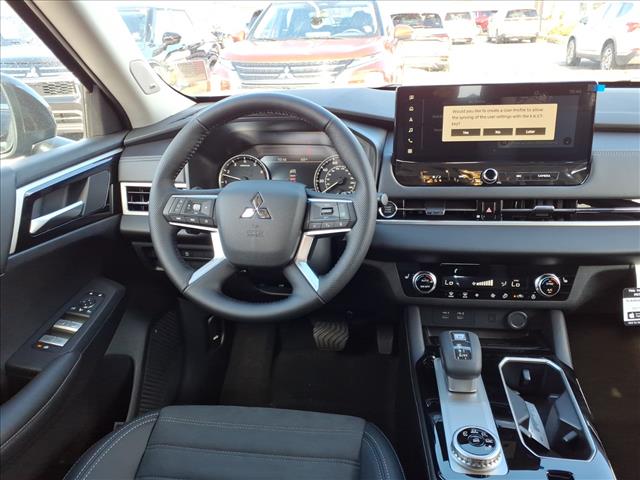 2026 Mitsubishi Outlander SE:1034N