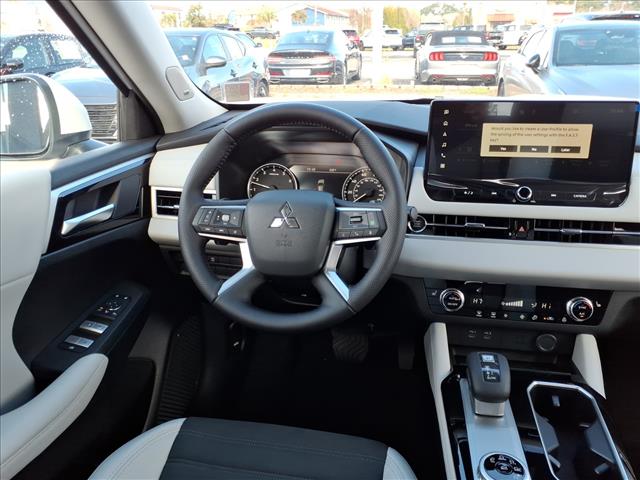 2026 Mitsubishi Outlander SE:1041N