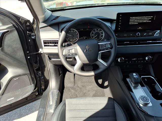 2026 Mitsubishi Outlander SE:1032N