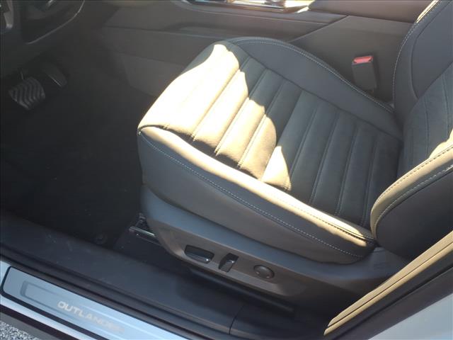 2026 Mitsubishi Outlander SE:1076N