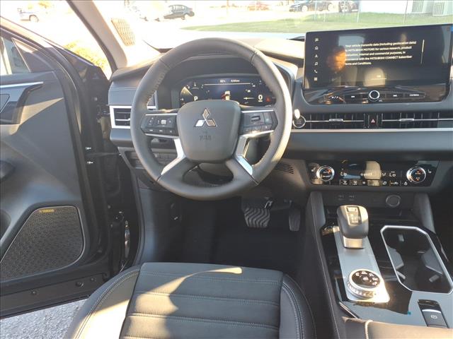 2026 Mitsubishi Outlander SE:1077N