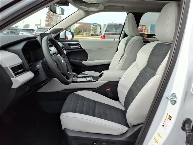 2025 Mitsubishi Outlander SE:2197M