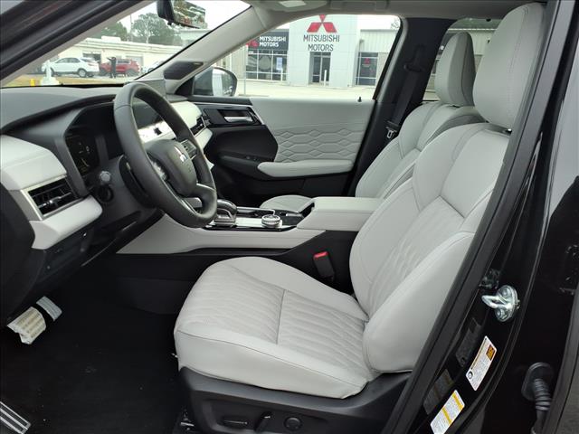 2025 Mitsubishi Outlander Platinum Edition:2188M