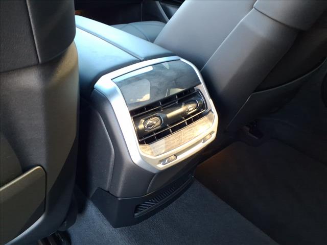 2024 BMW 7 Series 740i:1023U