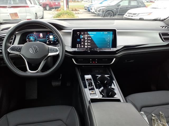 2025 Volkswagen Atlas Cross Sport 2.0T SE w/Technology:1105U