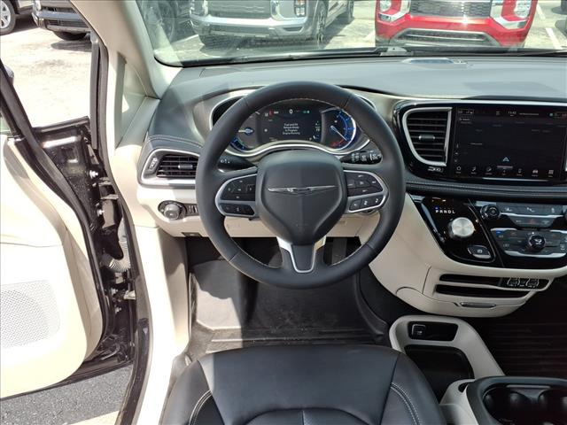 2024 Chrysler Pacifica Plug-In Hybrid Hybrid Select:1149U