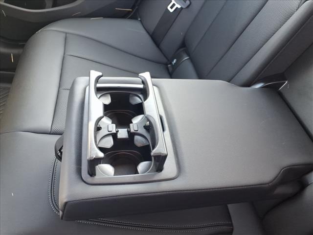 2025 BMW 3 Series 330i:1020U