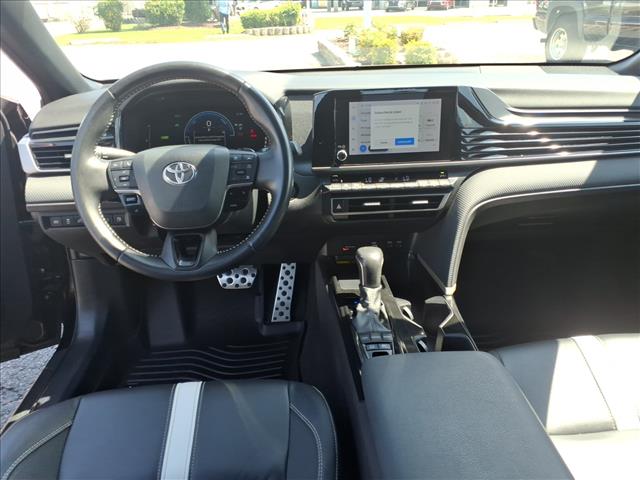 2025 Toyota Camry SE:1302U
