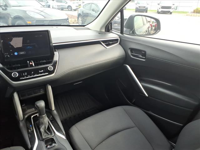 2025 Toyota Corolla Cross LE:1265U