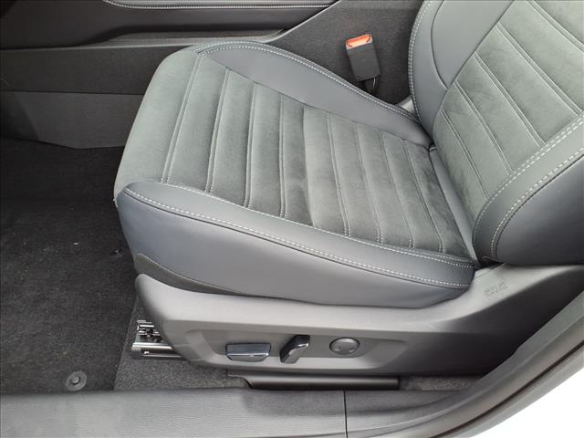 2025 Mitsubishi Outlander SE:2181M