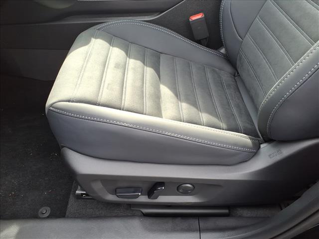 2025 Mitsubishi Outlander SE:2182M