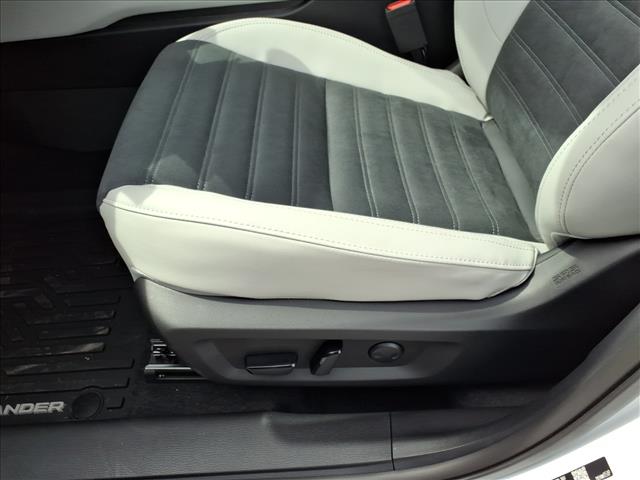 2026 Mitsubishi Outlander SE:1059N