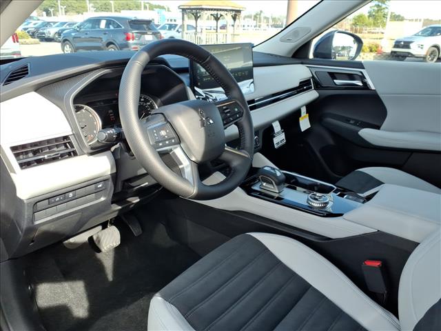 2026 Mitsubishi Outlander SE:1028N