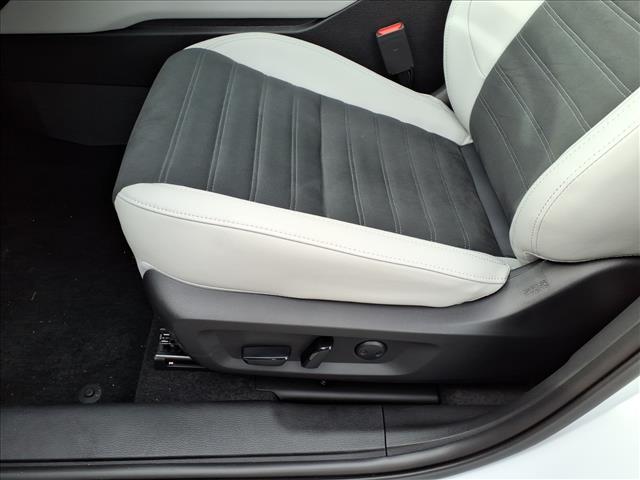 2025 Mitsubishi Outlander SE:2197M