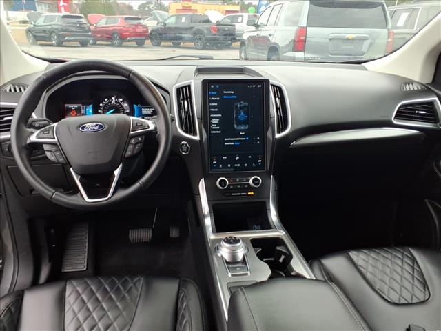 2024 Ford Edge Titanium:1031U