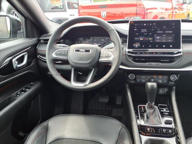 2025 Jeep Compass Trailhawk:1232U