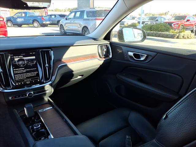 2024 Volvo S60 Plus Dark Theme:1102U