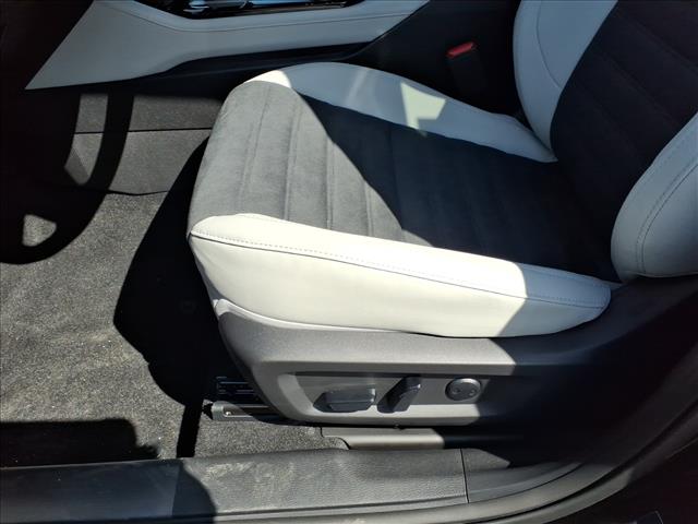 2026 Mitsubishi Outlander SE:1047N