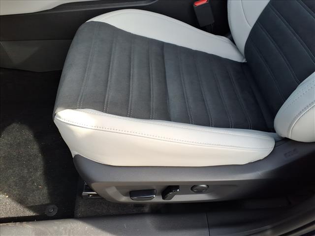 2026 Mitsubishi Outlander SE:1028N