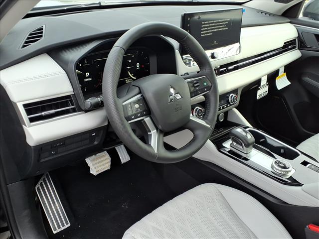 2025 Mitsubishi Outlander Platinum Edition:2188M