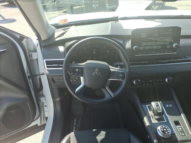 2024 Mitsubishi Outlander PHEV SE:1157U