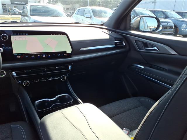 2024 Chevrolet Traverse FWD LS:1055U