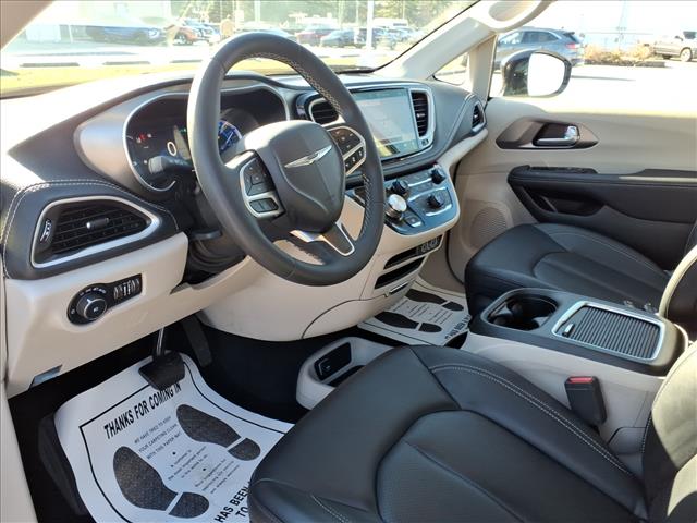 2024 Chrysler Pacifica Plug-In Hybrid Hybrid Select:1060U