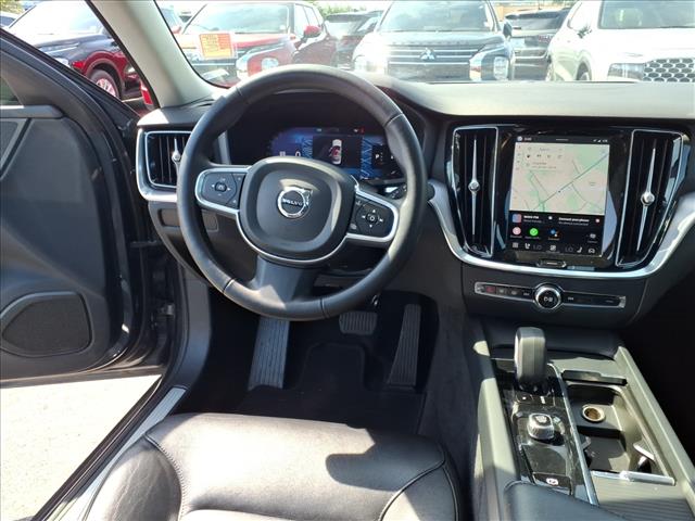 2024 Volvo S60 Core Dark Theme:1141U