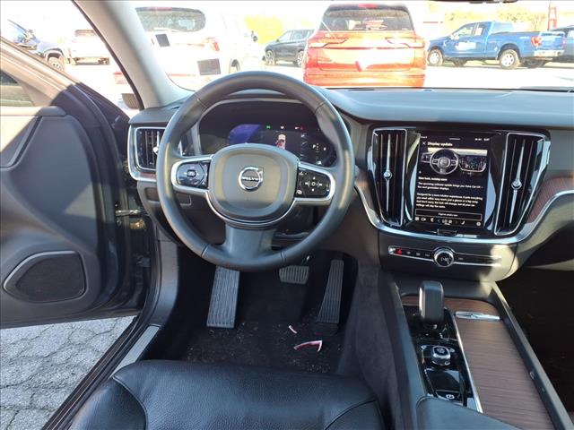 2024 Volvo S60 Plus Dark Theme:1102U