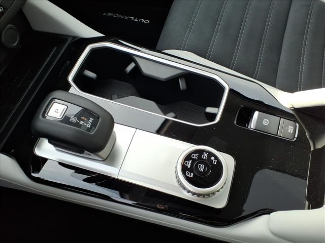 2025 Mitsubishi Outlander SE:2195M