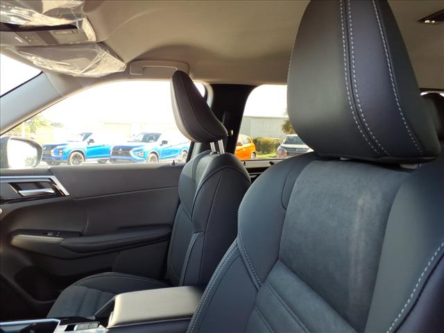 2026 Mitsubishi Outlander SE:1034N