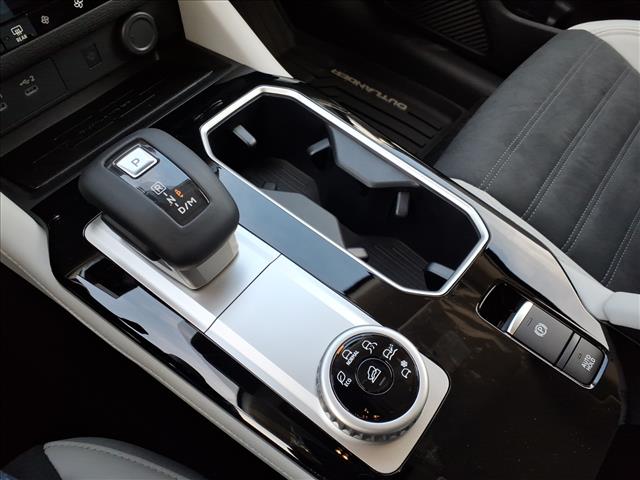 2026 Mitsubishi Outlander SE:1028N