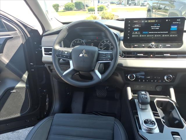2025 Mitsubishi Outlander SE:1294U