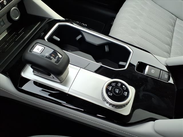 2025 Mitsubishi Outlander Platinum Edition:2188M