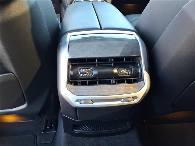 2024 BMW 7 Series 740i:1023U