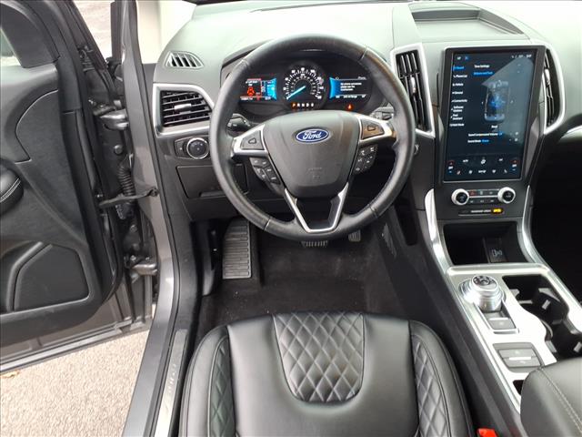 2024 Ford Edge Titanium:1031U