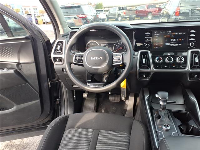 2022 Kia Sorento LX:16914T