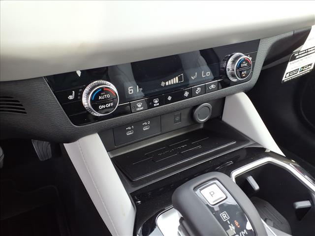 2025 Mitsubishi Outlander SE:2189M