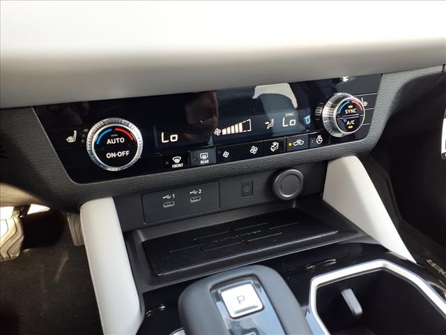 2026 Mitsubishi Outlander SE:1028N