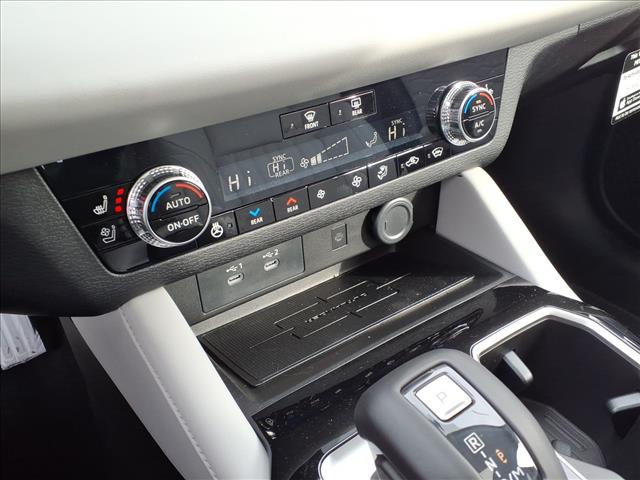 2025 Mitsubishi Outlander Platinum Edition:2188M