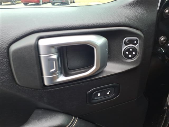 2020 Jeep Wrangler Unlimited Sahara:1035U