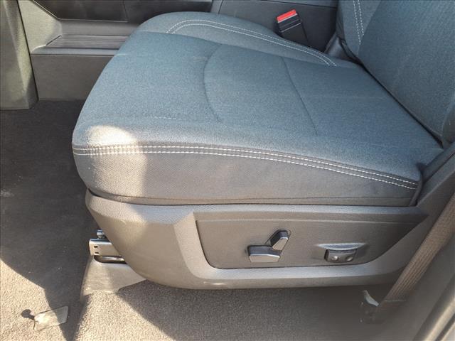 2023 RAM 1500 Classic Warlock:1069U