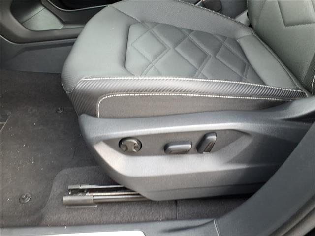 2025 Volkswagen Atlas Cross Sport 2.0T SE w/Technology:1105U