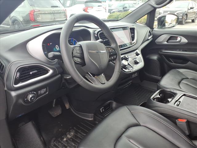 2024 Chrysler Pacifica Plug-In Hybrid Hybrid S Appearance Pkg:1046U