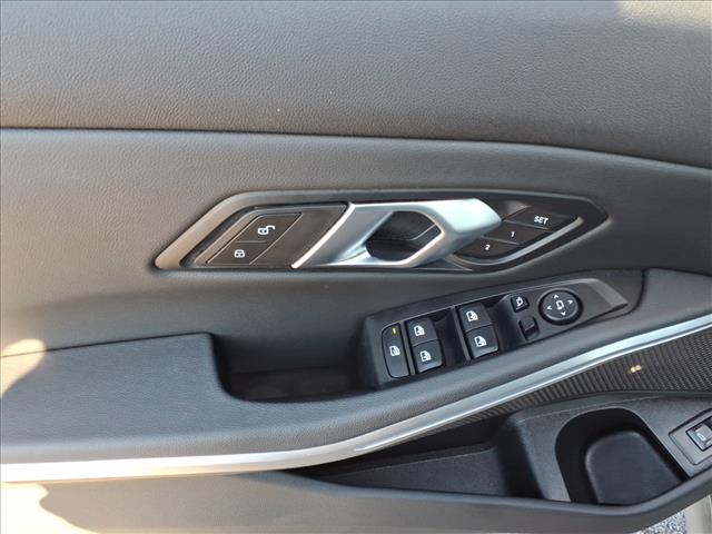 2025 BMW 3 Series 330i:1020U